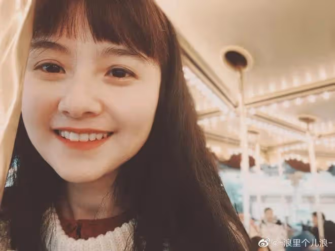私密照曝光後,41歲未婚未育的她再次震撼全網!拒當「中國最美漫畫家」,拉黑顏值粉,卻被央視力捧:她怎麼還是童顏?