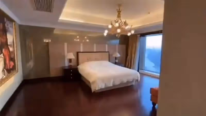 劉嘉玲被曝將出售上海三層復式豪宅，叫價1.8億，花園都近萬呎還有私人空中泳池