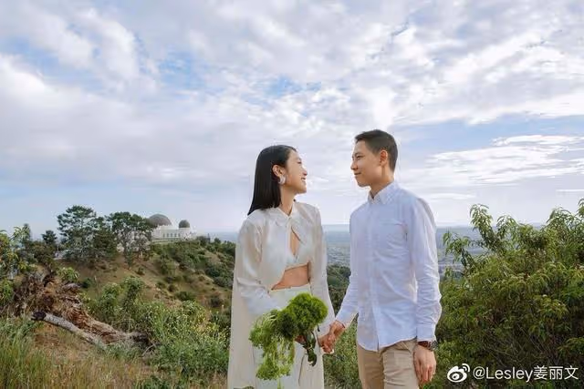 恭喜!TVB星二代自曝美國秘密註冊結婚,父親秦沛隔空觀禮顯激動