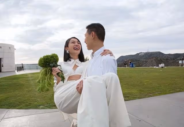 恭喜!TVB星二代自曝美國秘密註冊結婚,父親秦沛隔空觀禮顯激動