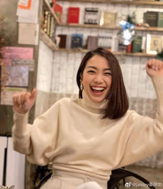 恭喜!TVB星二代自曝美國秘密註冊結婚,父親秦沛隔空觀禮顯激動