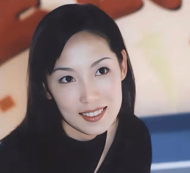 香港知名女星罕見現身!狀態凍齡氣質佳,嫁入豪門拒絕復出拍戲