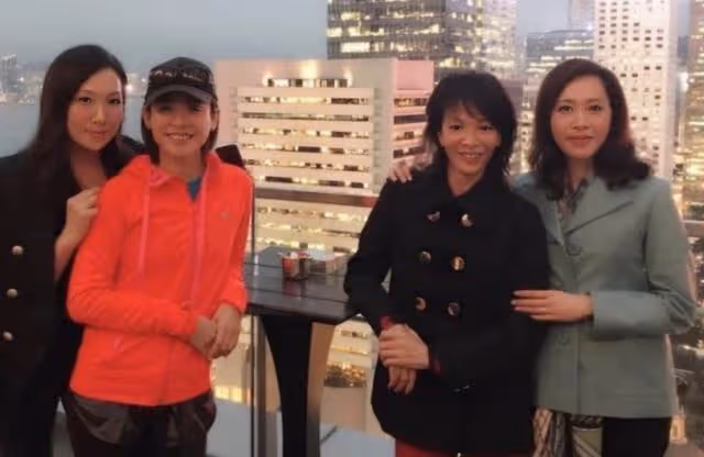 香港知名女星罕見現身!狀態凍齡氣質佳,嫁入豪門拒絕復出拍戲
