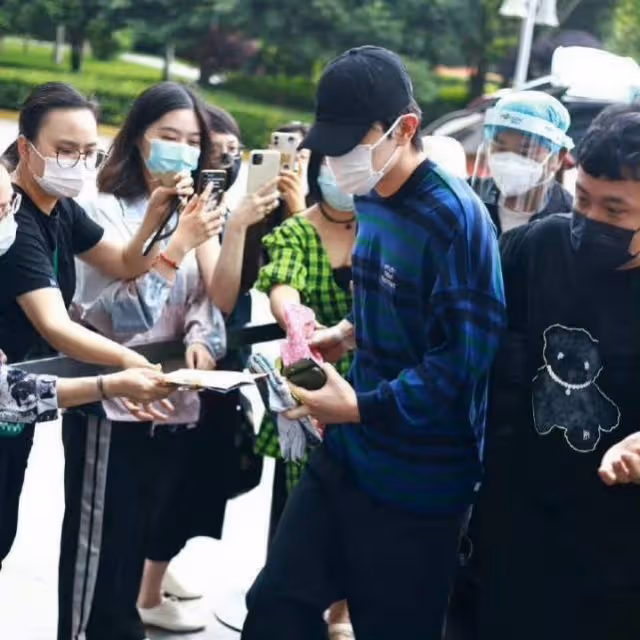 逃漏稅被封殺　鄧倫神隱3個月露面