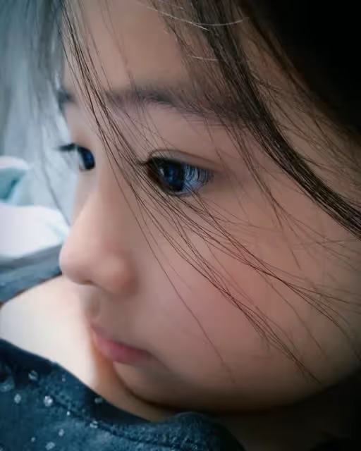 香港知名女星10歲女兒宣布出道!五官精緻演技獲贊,顏值不輸媽媽