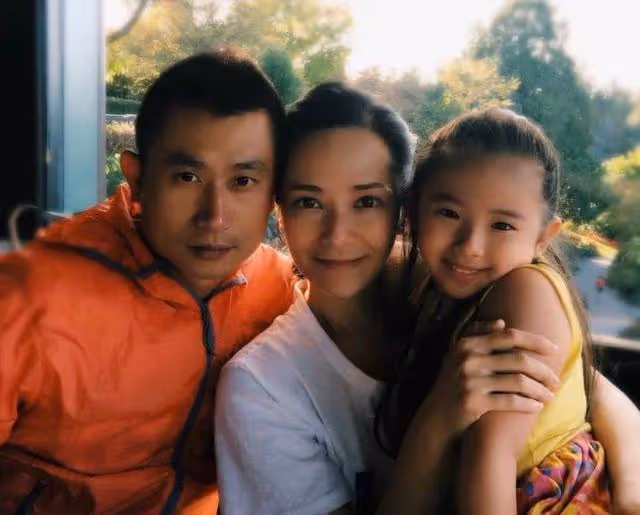 香港知名女星10歲女兒宣布出道!五官精緻演技獲贊,顏值不輸媽媽