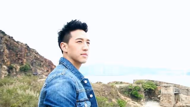 入行10年首開演唱會!香港人氣歌手感壓力大,不想靠秀肌肉博關注