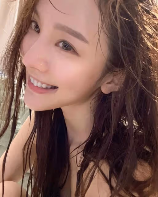 厲害!香港人氣女神靠投資樓房收穫多,自曝如今還準備入手商廈