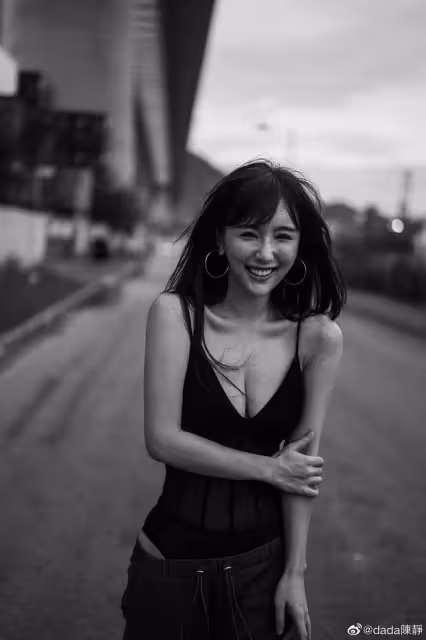 厲害!香港人氣女神靠投資樓房收穫多,自曝如今還準備入手商廈