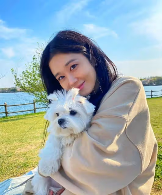 41歲張娜拉結婚,老公比她小六歲,網友:那個沒錢就來中國的藝人
