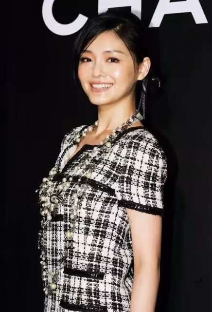 大S瘦下來好靚,穿包臀裙前凸後翹真有料,笑容都變「自信」不少,網友:心靈美,人才美