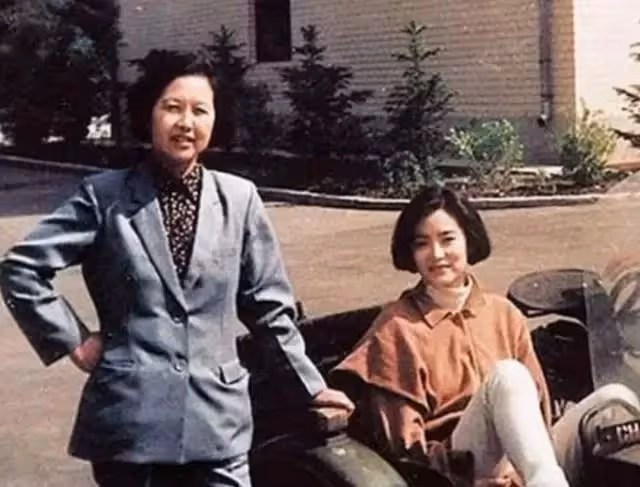 林青霞身世揭秘,與失散親姐相認,對方一貧如洗