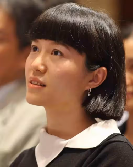 翁帆28歲嫁82歲楊振寧，堅持早睡早起18年，用心把丈夫照顧到100歲，繼子感嘆：她是個好女孩