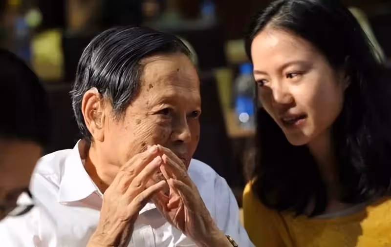 翁帆28歲嫁82歲楊振寧，堅持早睡早起18年，用心把丈夫照顧到100歲，繼子感嘆：她是個好女孩
