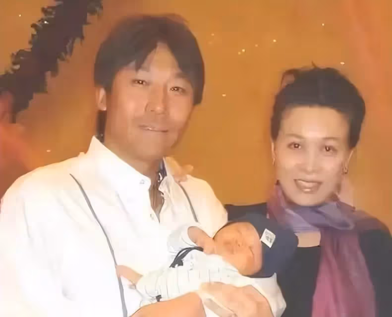 那英：為愛生下一子，分手後帶兒子嫁給男閨蜜，如今生活讓人羨慕