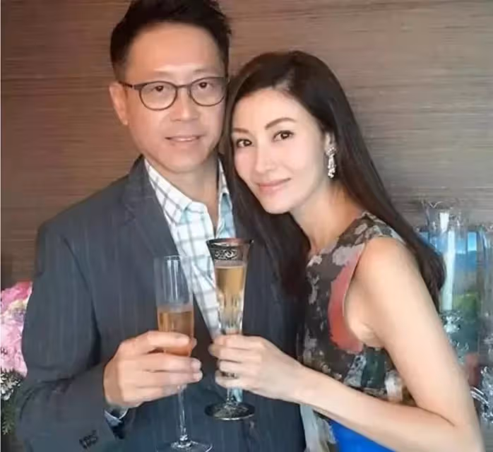 歐陽震華:結婚26年把賭王孫女寵成寶,這輩子最虧欠的人是媽媽