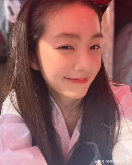 懟臉拍的自信,Red Velvet Irene,32歲女團顏值中心,可愛的氛圍