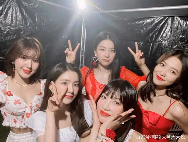 懟臉拍的自信,Red Velvet Irene,32歲女團顏值中心,可愛的氛圍