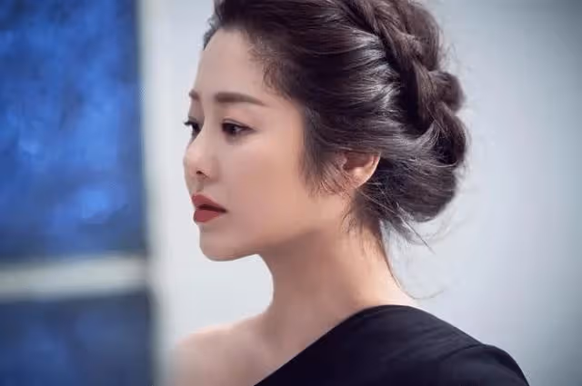 逃離三星豪門,與導演互毆,50歲成美貌大老闆的高賢貞彪悍的人生