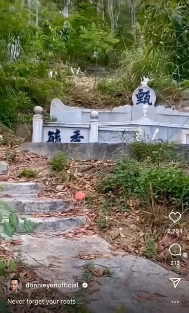甄子丹回老家深山祭祖!甄氏陵墓宏偉壯闊,帶妻兒獻花鞠躬不忘本