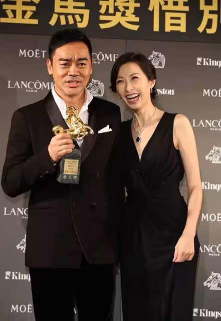 她在港姐中算是奇葩,不嫁富豪選擇窮小子,今兩人過著神仙日子