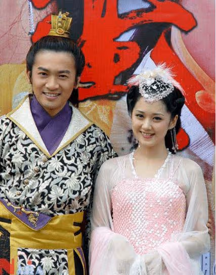 41歲張娜拉官宣結婚,男友小6歲系圈外人,甜美教主終於嫁人了
