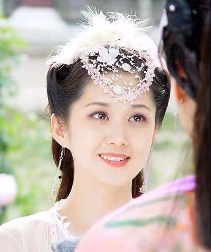 41歲張娜拉官宣結婚,男友小6歲系圈外人,甜美教主終於嫁人了
