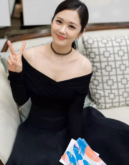 童顏女神,41歲官宣結婚,老公是小6歲圈外人,相戀2年恩愛幸福