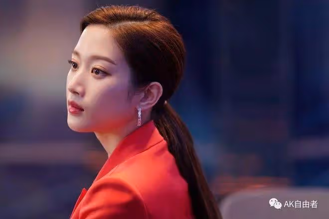 出道至今已經超過16個年頭的她 現實生活中也是女神的文佳煐