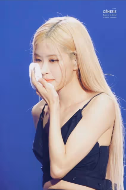 BLACKPINK 的 Rosé 承認在韓國感覺格格不入