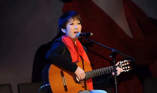 演員王剛:60歲老來得子,74歲還在拚命工作,兒子還小不敢老去