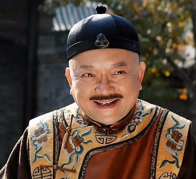 演員王剛:60歲老來得子,74歲還在拚命工作,兒子還小不敢老去
