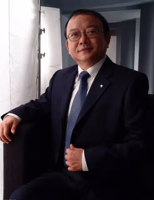 演員王剛:60歲老來得子,74歲還在拚命工作,兒子還小不敢老去