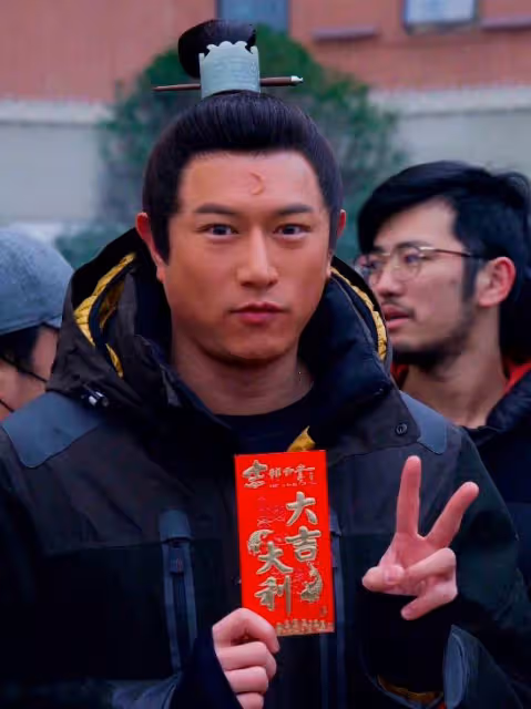 陳鍵鋒可惜了,發福後凶神惡煞顏值盡毀太油膩,連星途也跟著沒了