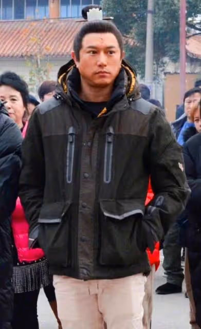 陳鍵鋒可惜了,發福後凶神惡煞顏值盡毀太油膩,連星途也跟著沒了