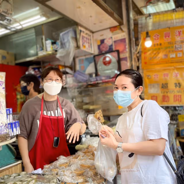 56歲李麗珍深水埗打卡　自嘲「珍婆婆」老了沒有吸引力