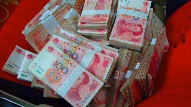 我暗戀高中女同學，她離婚後帶孩子想嫁給我，可她張口要20萬彩禮