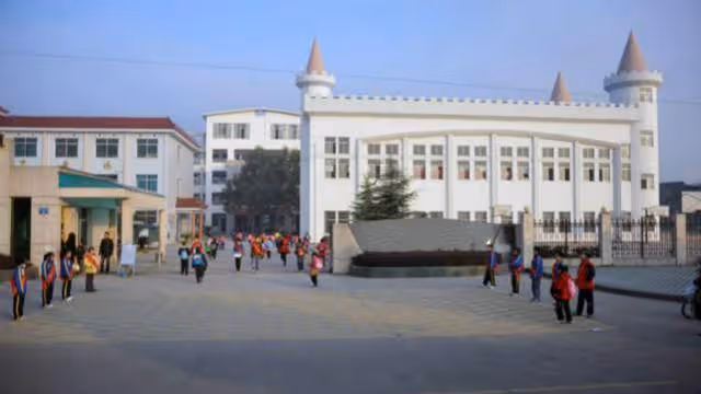 兒子走丟，夫妻倆花十年找到卻不去相認，丈夫：兒子過得好就行