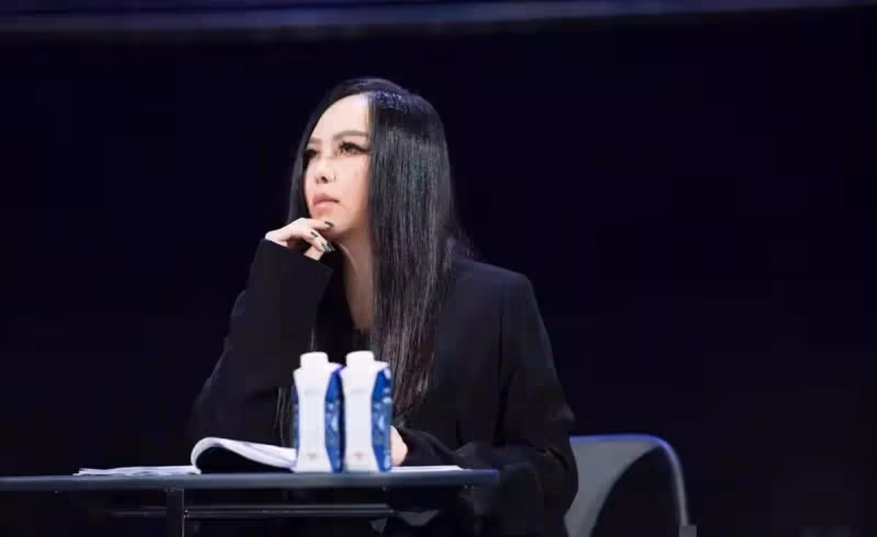 張惠妹重回巔峰:大象腿瘦成楊冪同款麻杆腿,火辣身材超驚豔