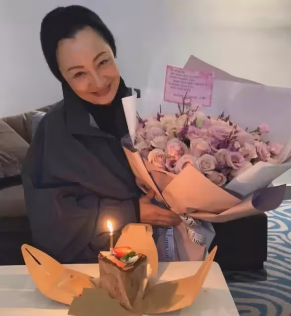 比莉婚姻遭尪背叛,毅然失婚,獨立養大3子,今70歲首次鬆口談「第二春」:被兒子阻礙啦