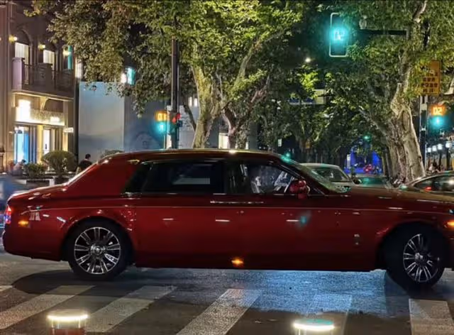王思聰帶女友高調秀恩愛!女方發文怒斥媚男雌競,疑有第三者介入