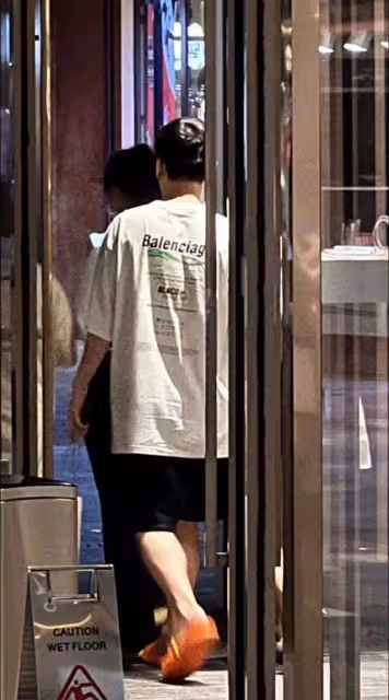 王思聰帶女友高調秀恩愛!女方發文怒斥媚男雌競,疑有第三者介入
