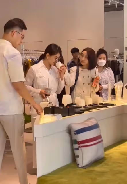 劉濤離婚風波後被偶遇,身形消瘦宛如紙片人,拎近3萬元包顯氣質