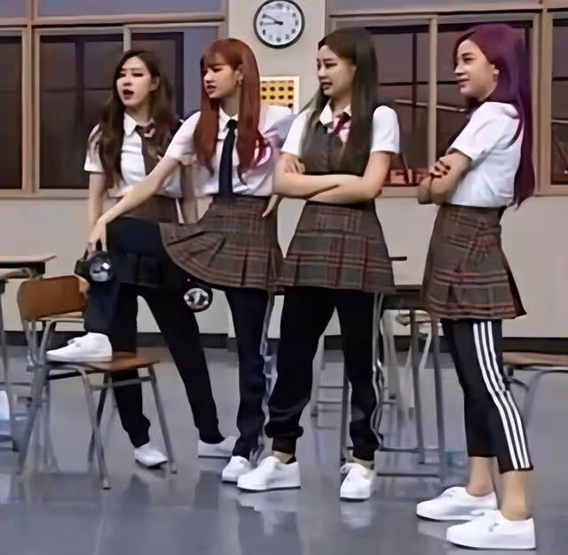 盤點女性Kpop偶像的「假小子」坐姿
