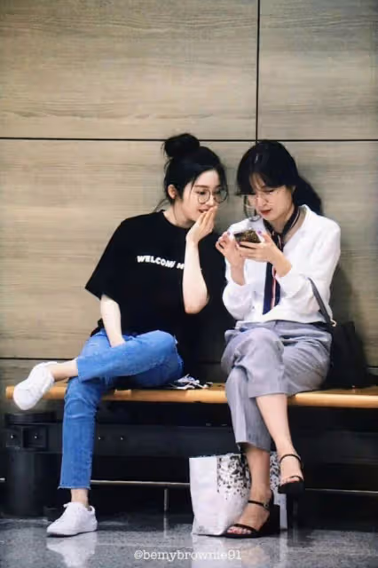 盤點女性Kpop偶像的「假小子」坐姿