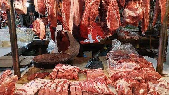 母親出院我買八斤排骨回娘家,弟妹以懷孕為由拿走,我給她一巴掌