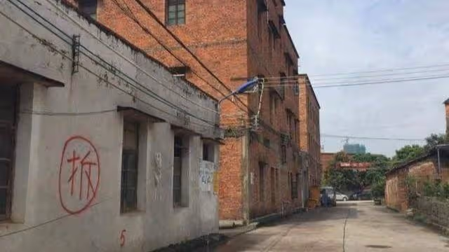 岳父找我借了20萬,如今岳父家拆遷分三套房,我讓岳父拿房抵債