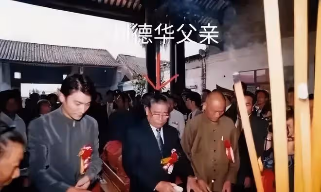1997年劉德華廣東認祖歸宗,親姐姐一貧如洗,他有沒有幫助姐姐?