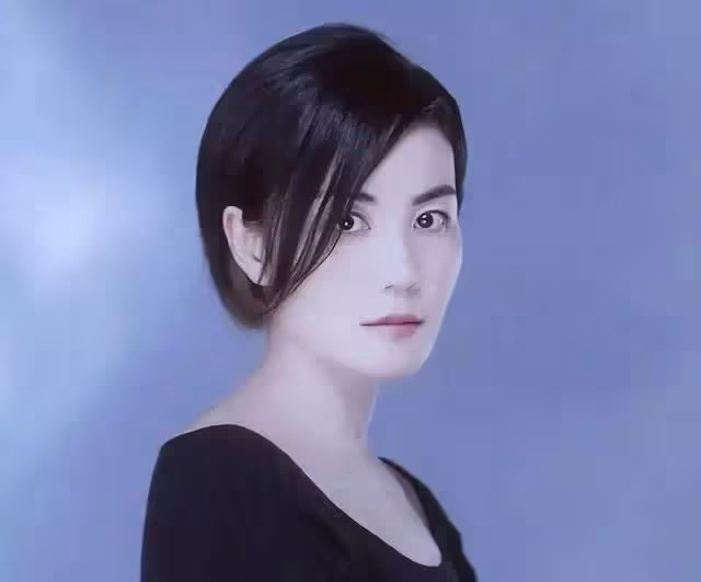 真老了！52歲王菲與小鮮肉約會模樣大變，頭髮稀疏臉也有點僵