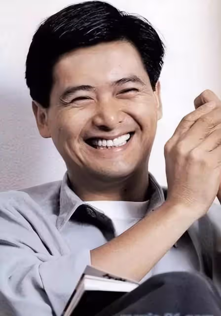 周潤發的傳奇人生,起初是個洗車工,被韓國人稱為神一樣的存在